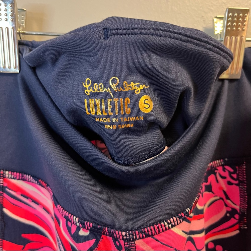 Lilly Pulitzer Weekender Mid-Rise Midi Legging Navy Flirty Fins & Feathers S NWT - Picture 13 of 16